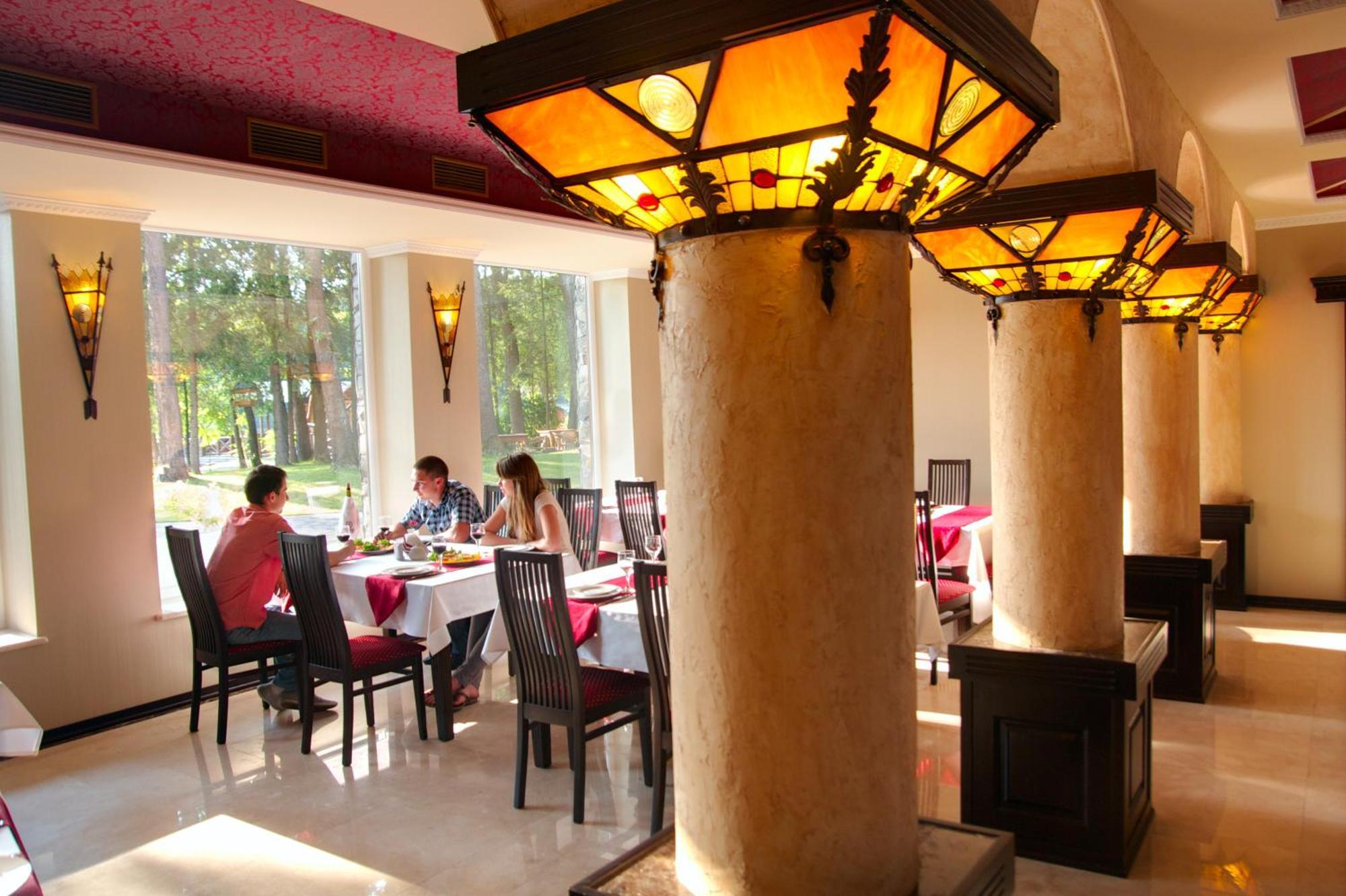 Dolgomostiska Sherwood Hotel מראה חיצוני תמונה