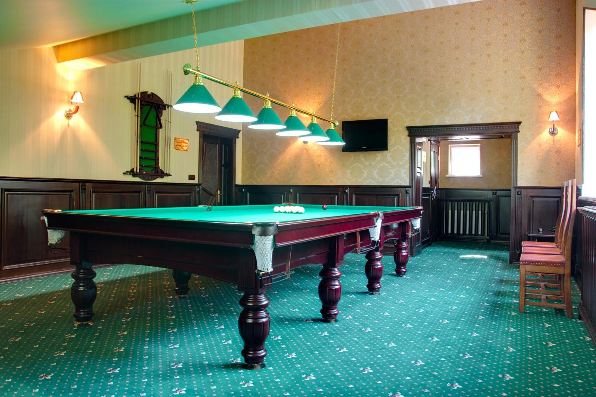 Dolgomostiska Sherwood Hotel מראה חיצוני תמונה