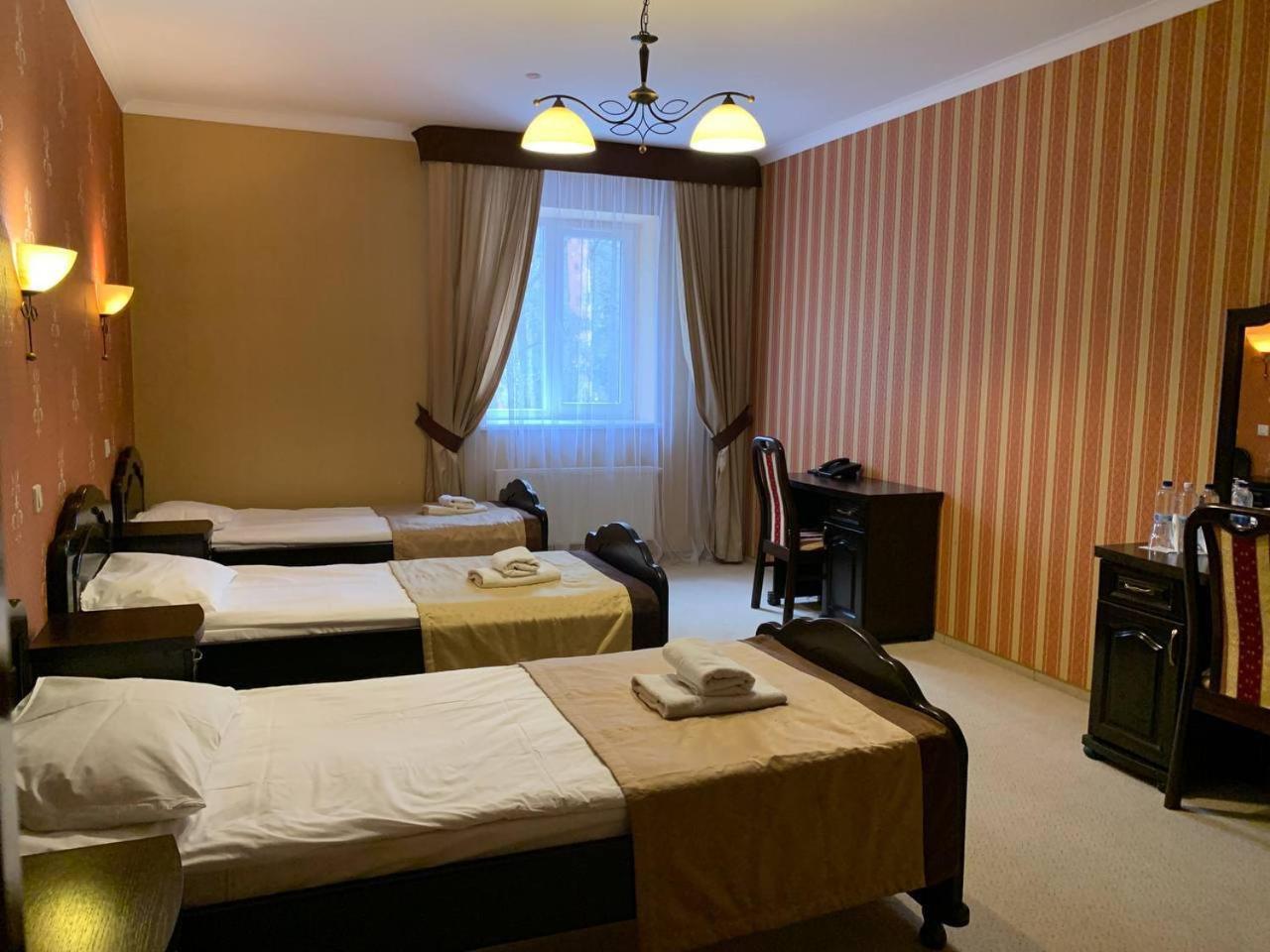 Dolgomostiska Sherwood Hotel מראה חיצוני תמונה