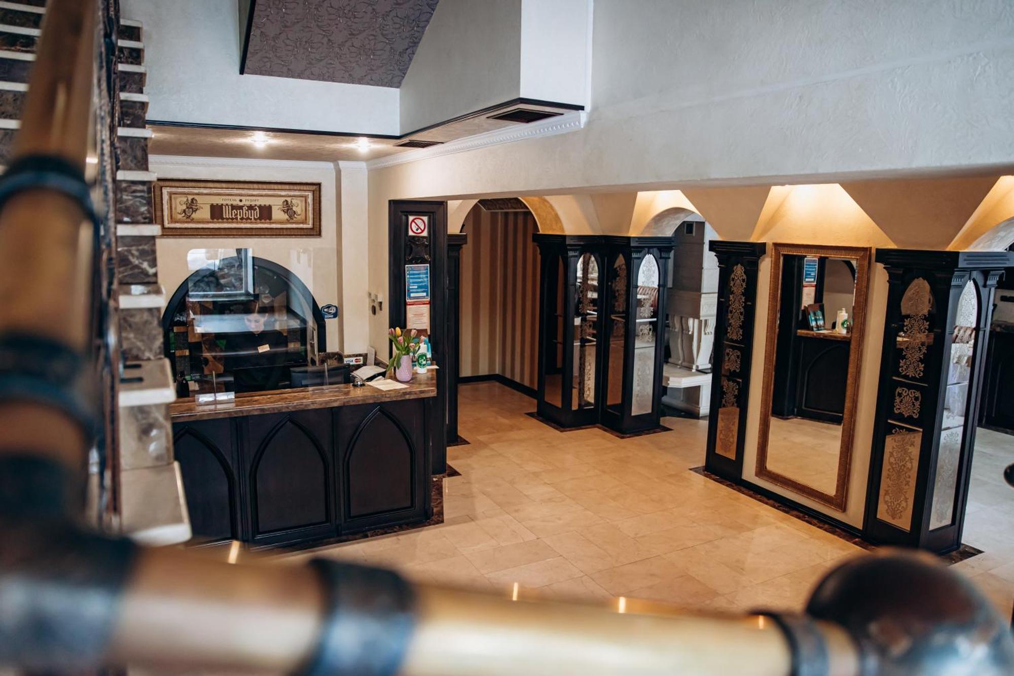 Dolgomostiska Sherwood Hotel מראה חיצוני תמונה