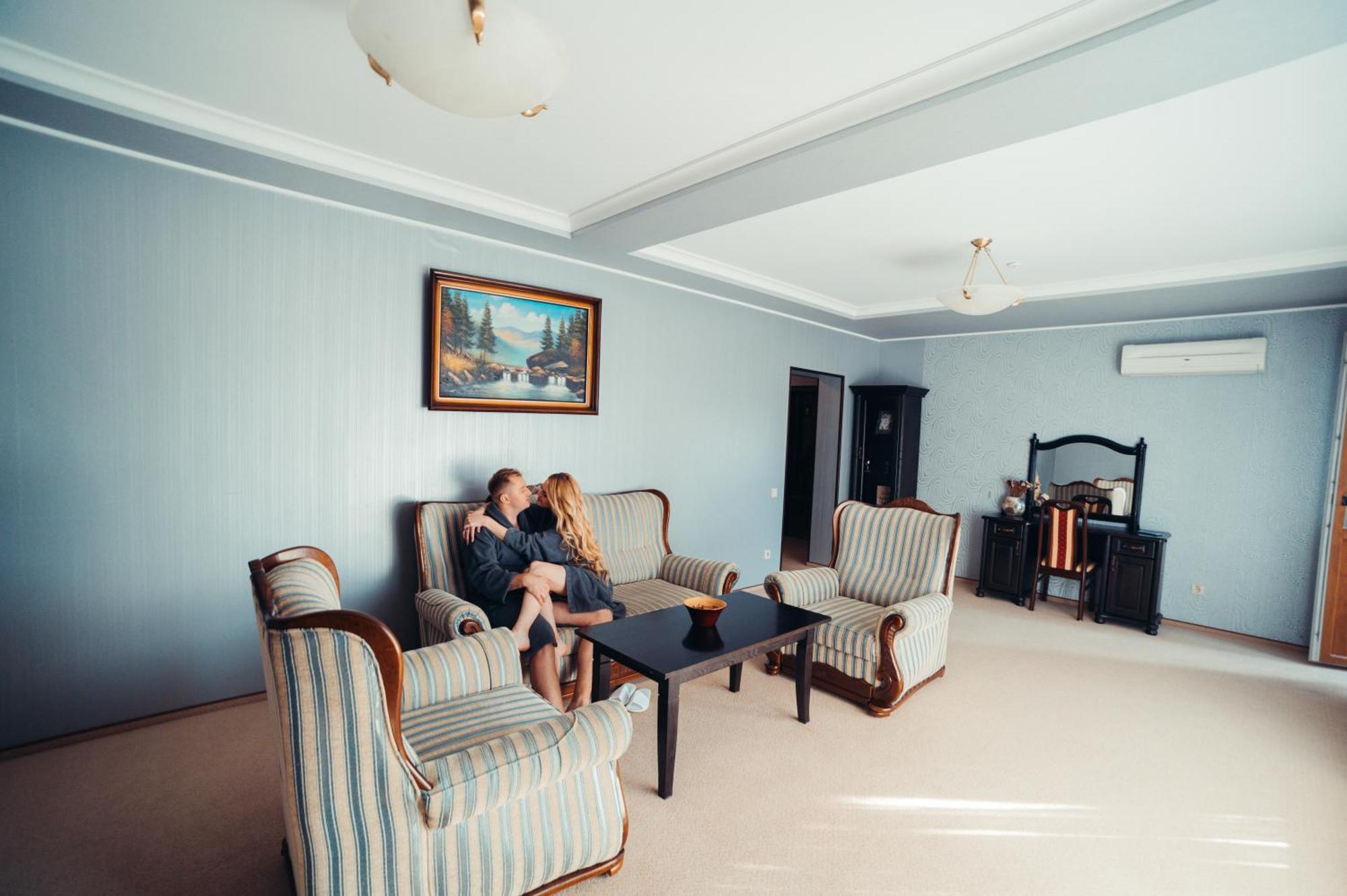 Dolgomostiska Sherwood Hotel מראה חיצוני תמונה