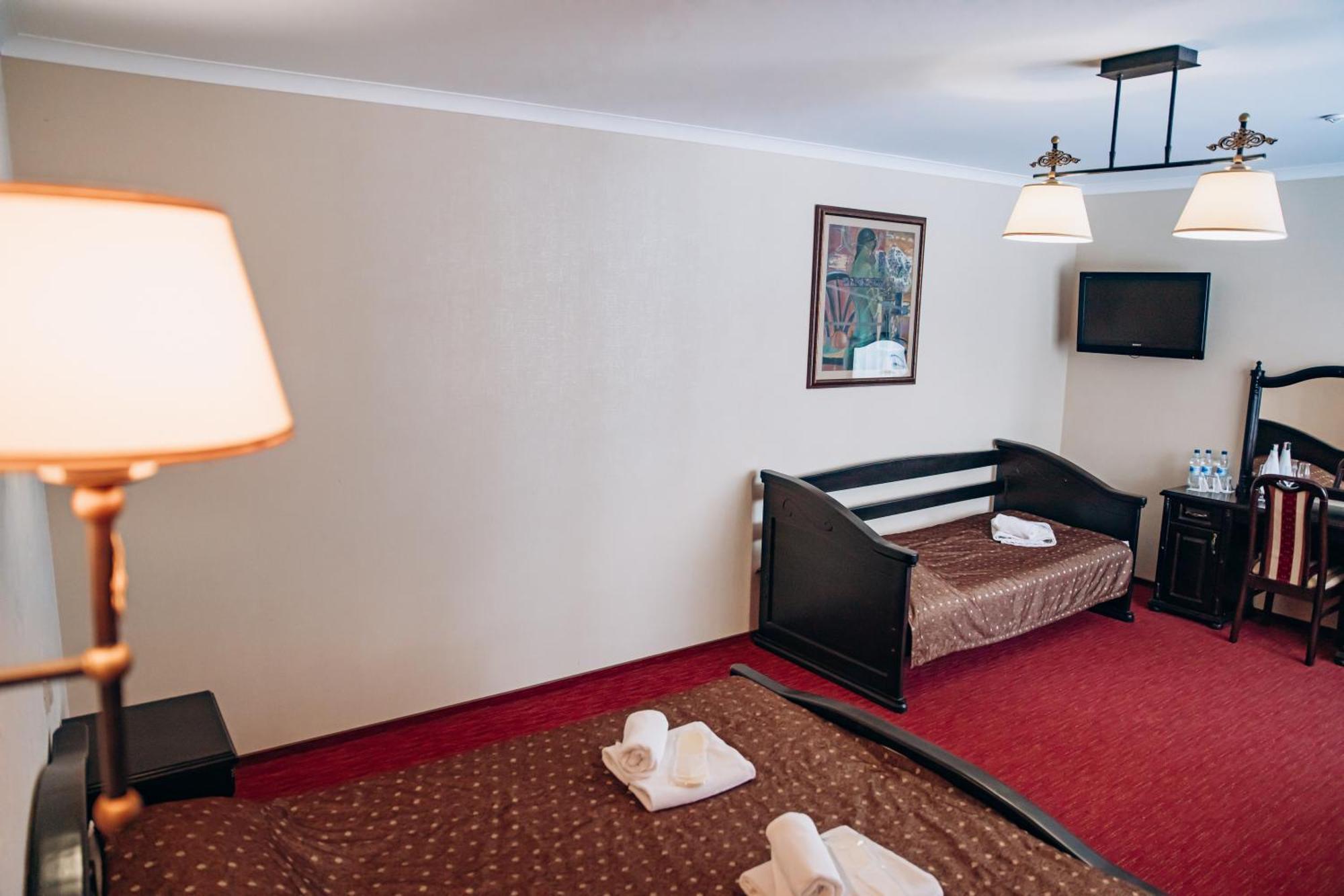 Dolgomostiska Sherwood Hotel מראה חיצוני תמונה